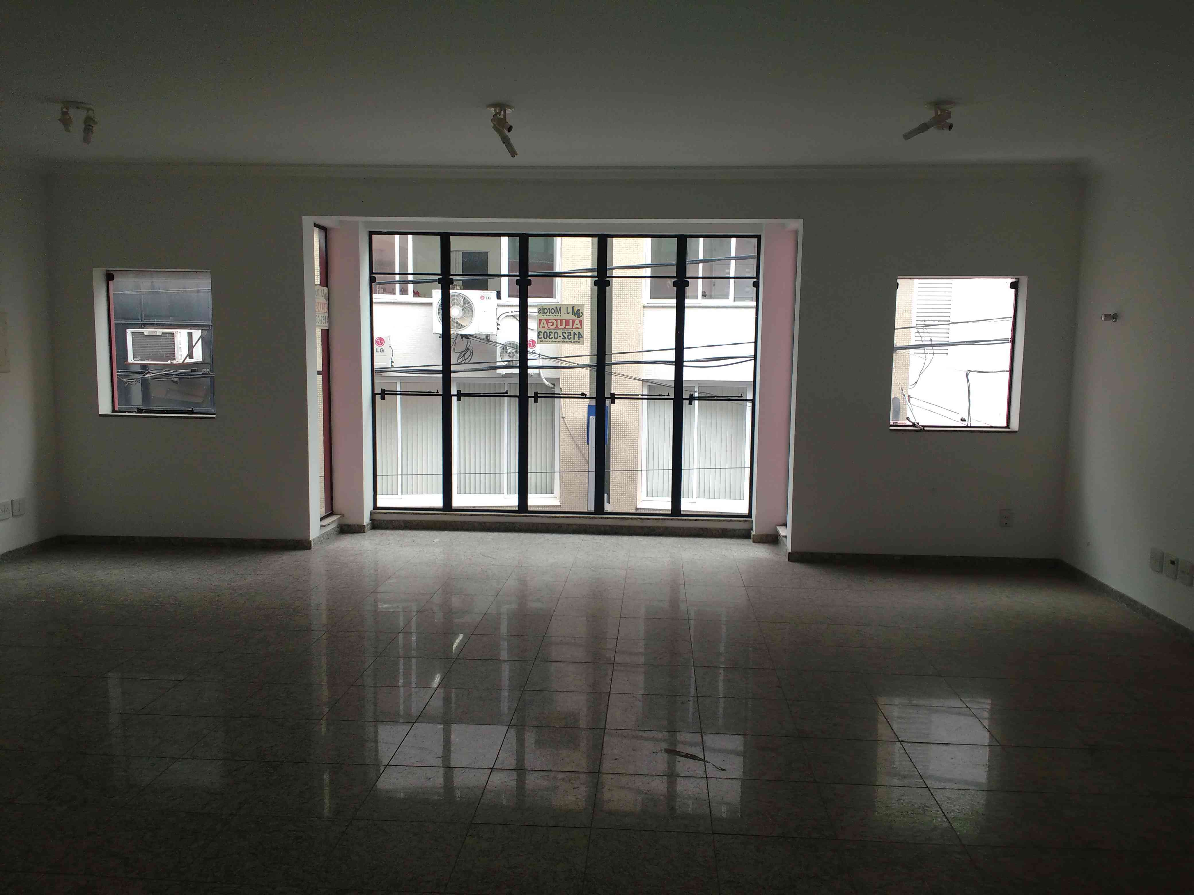 Prdio Comercial SANTANA DE PARNAIBA  ALPHAVILLE  CENTRO DE APOIO 2