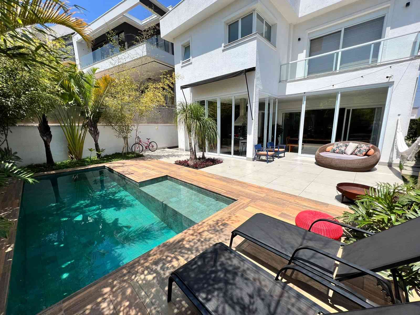 Casa de Condom�nio&nbsp;SANTANA DE PARNAIBA &nbsp;ALPHAVILLE &nbsp;TAMBOR� DEZ