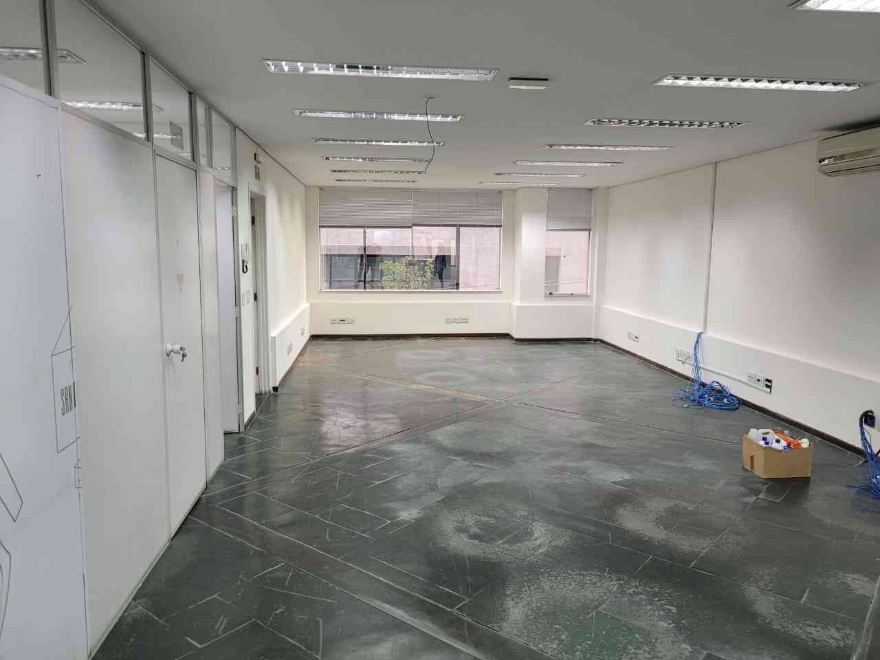 Pr�dio Comercial&nbsp;SANTANA DE PARNAIBA &nbsp;ALPHAVILLE &nbsp;CENTRO DE APOIO 2