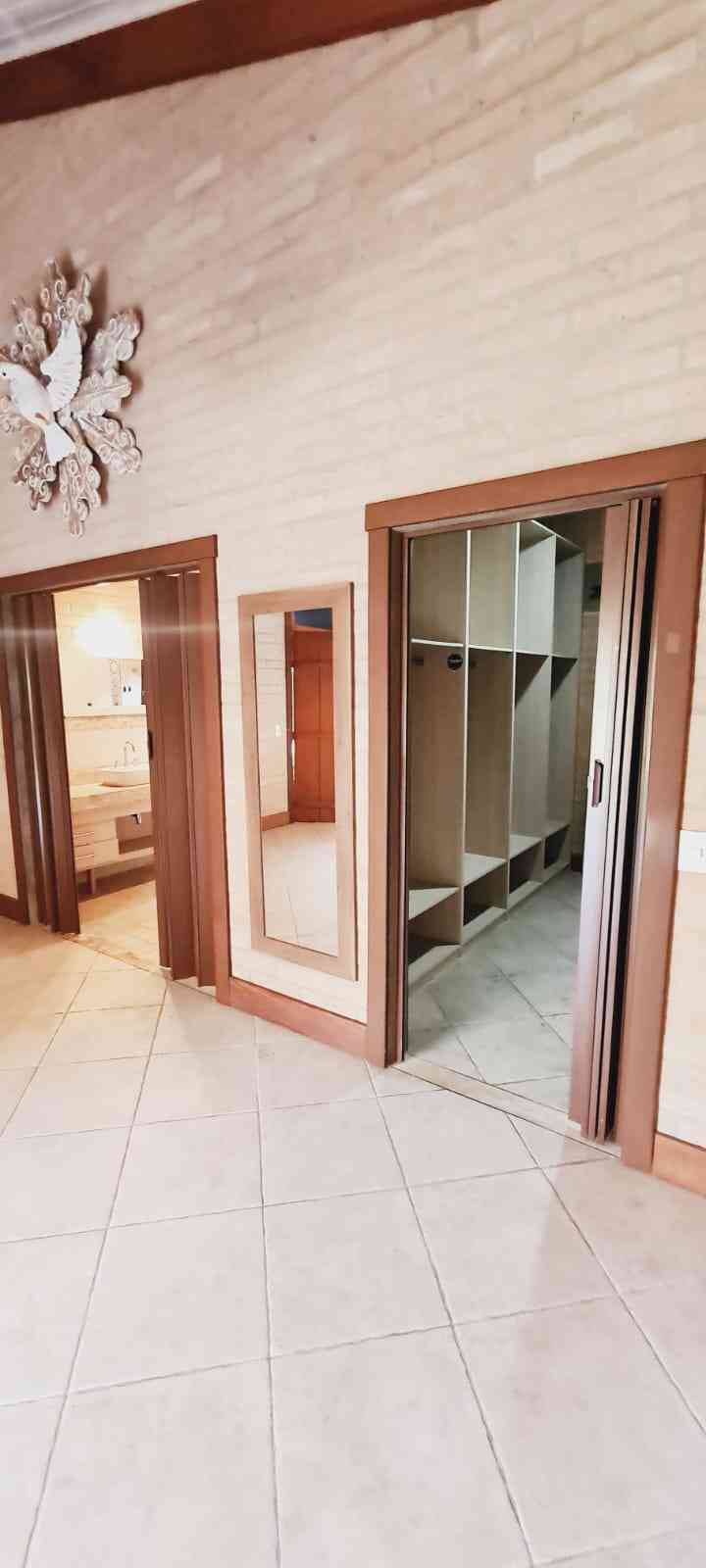 Casa de Condomnio SANTANA DE PARNAIBA  ALPHAVILLE  TAMBOR UM