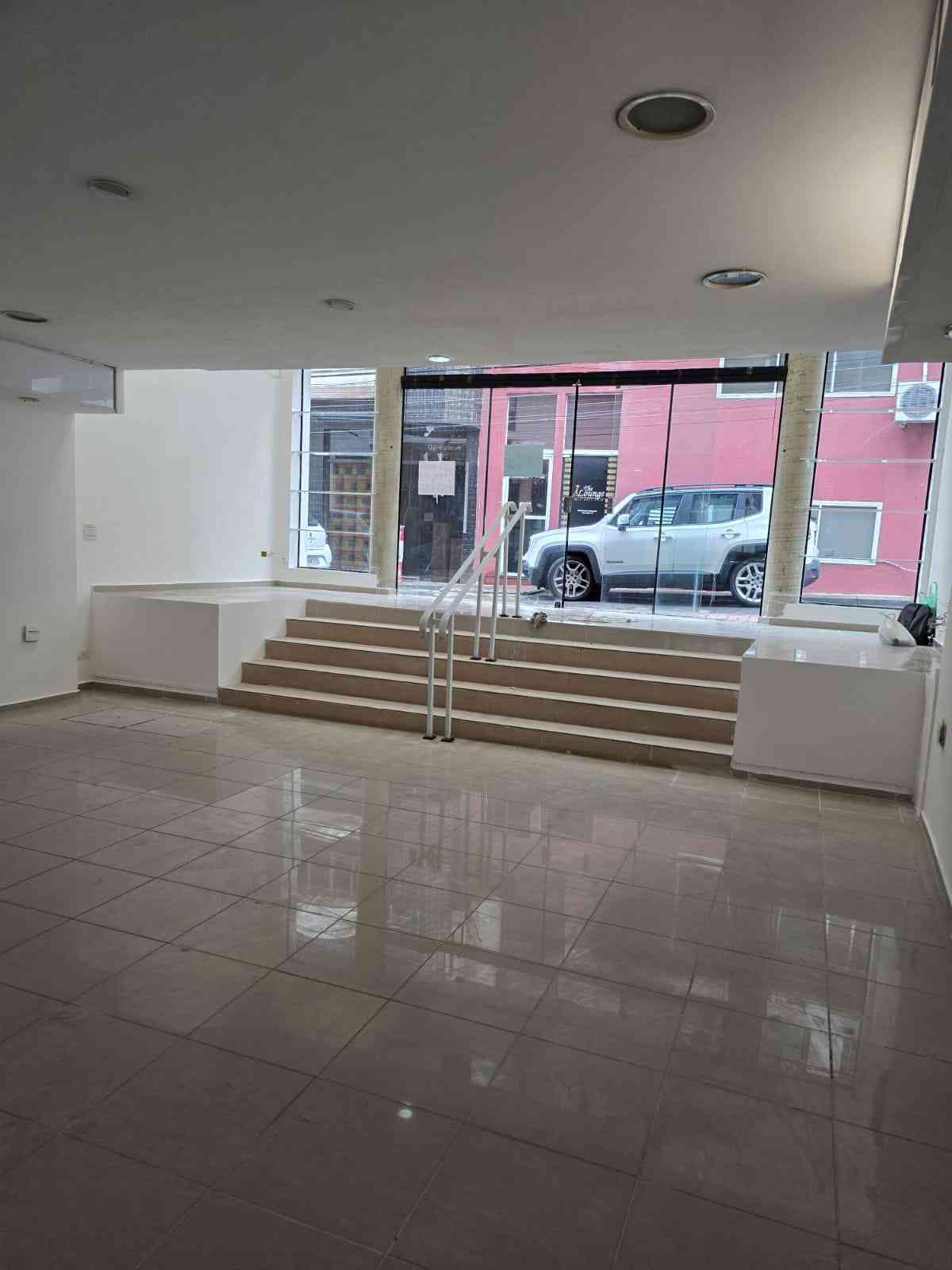 Prdio Comercial SANTANA DE PARNAIBA  ALPHAVILLE  CENTRO DE APOIO 2